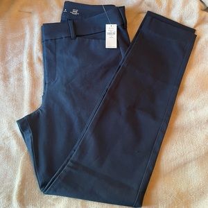 Old navy petite high waisted pixie cut pants - Size 8